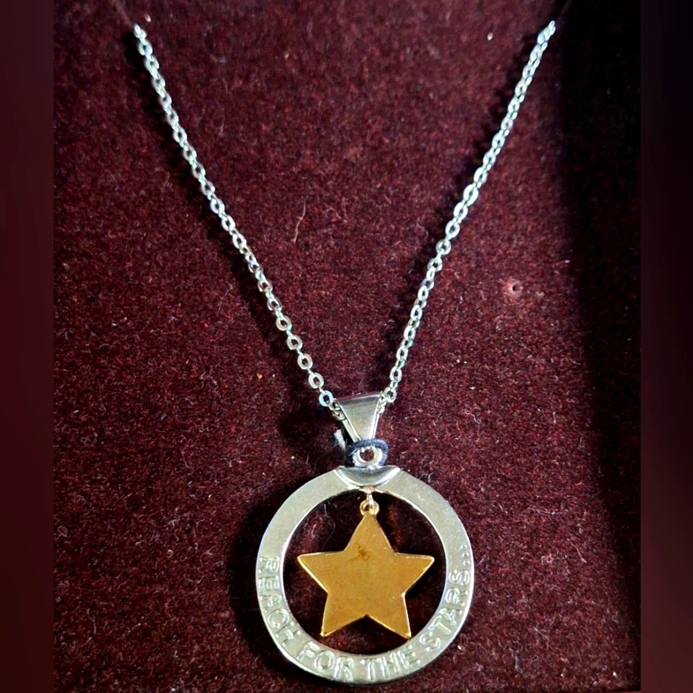 Paula Abdul "Reach For The Stars" Silverplated Necklace NIB